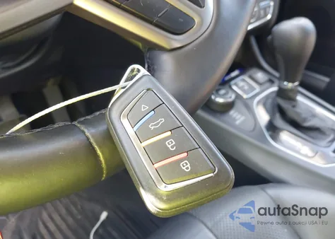 2019 Jeep Cherokee Limited 4X4 из США, поврежденный, VIN 1C4PJMDX2KD281255